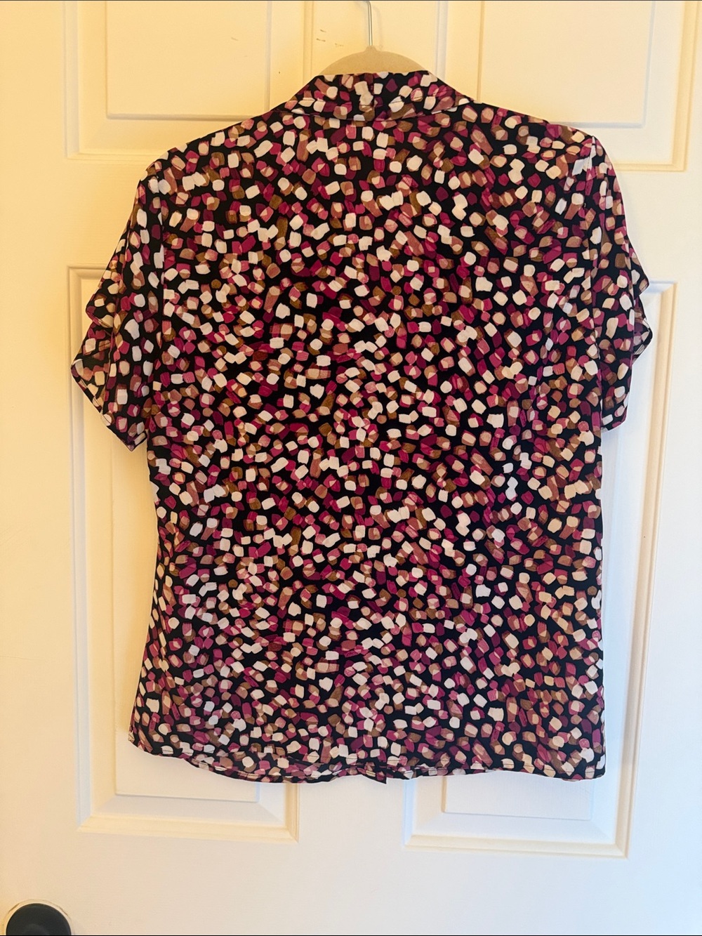 Calvin Klein Black Short-Sleeve Blouse with Pink and Cream Spot Pattern - Picture 7 of 9